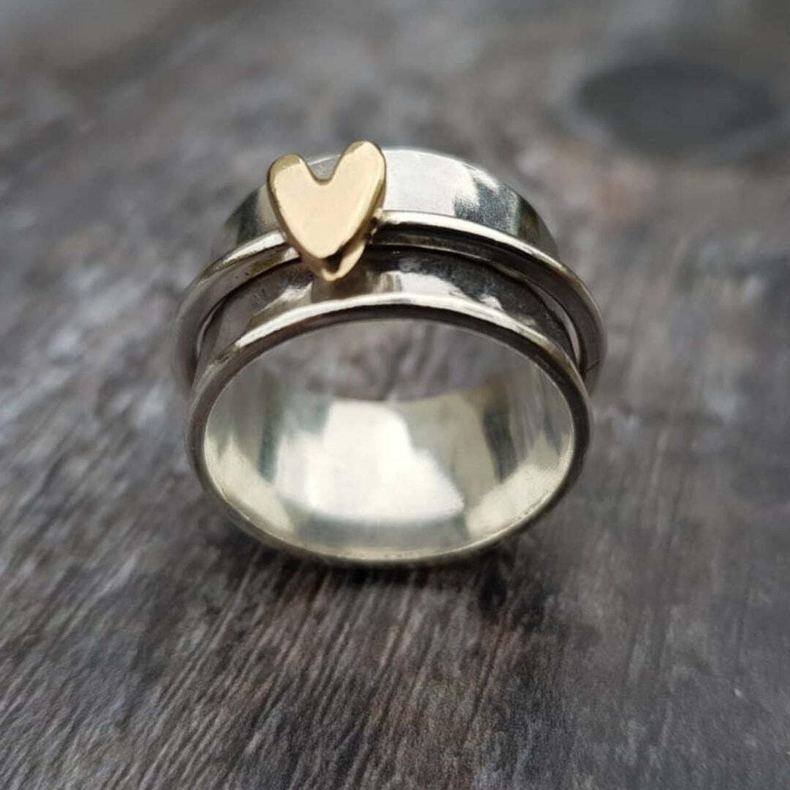 Anillo Vintage de Corazón Dorado en Plata