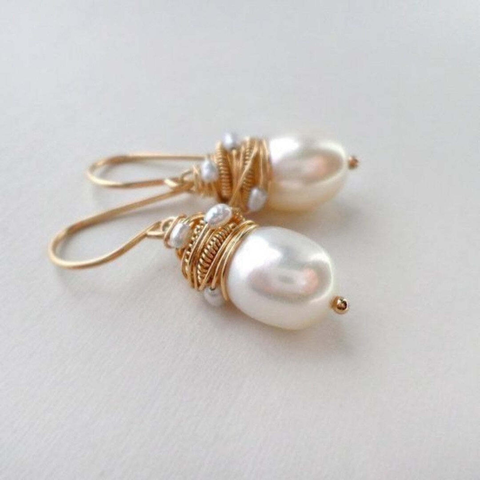 Pendientes Vintage de Perlas con Hilo Dorado