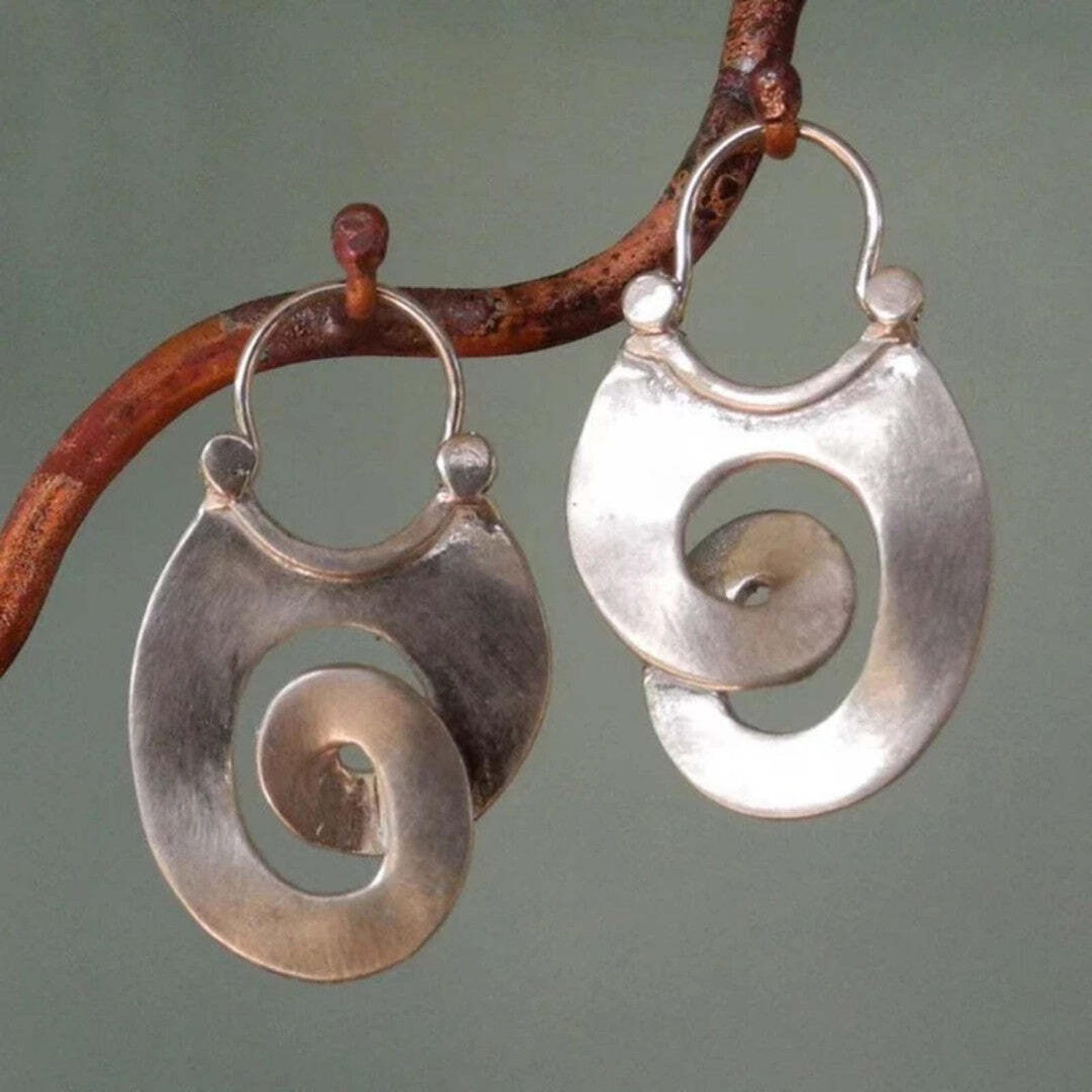 Pendientes Plateados Irregulares Retro