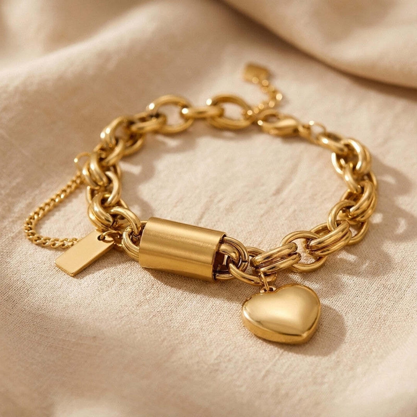Pulsera de Enlace Corazón Dorado