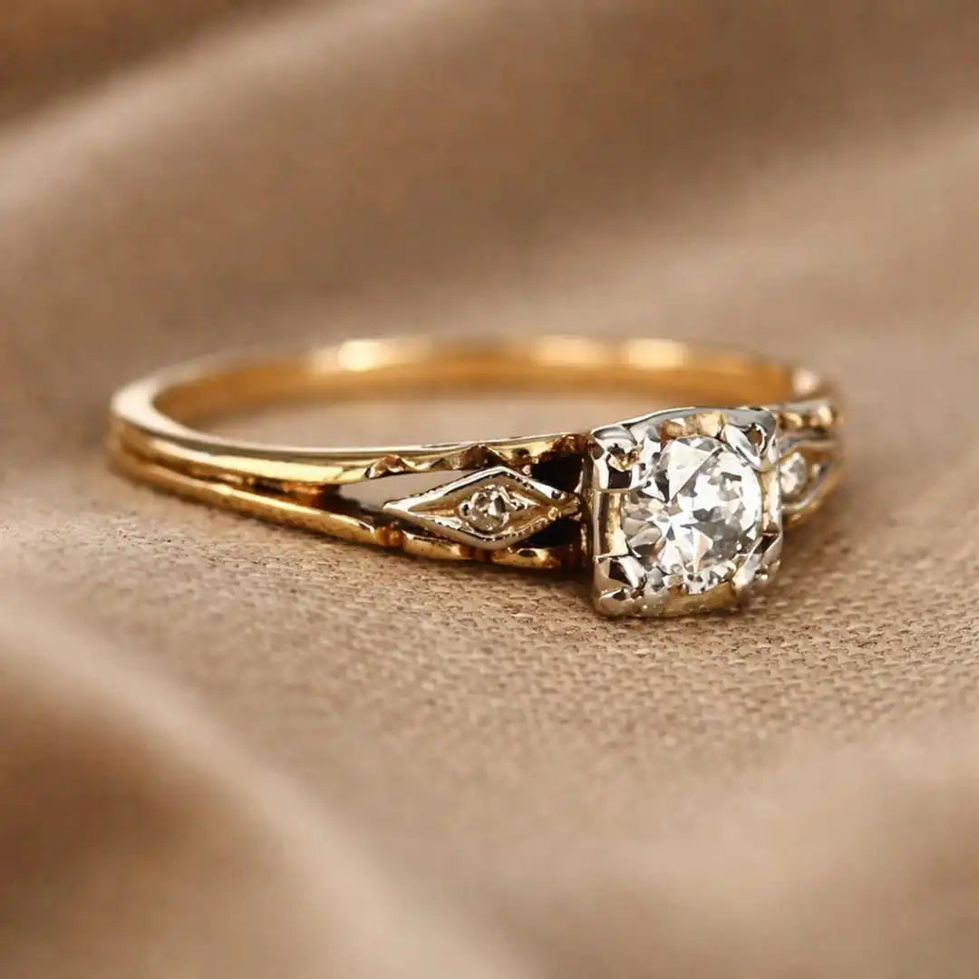 Anillo de Oro Fino con Circonitas Vintage