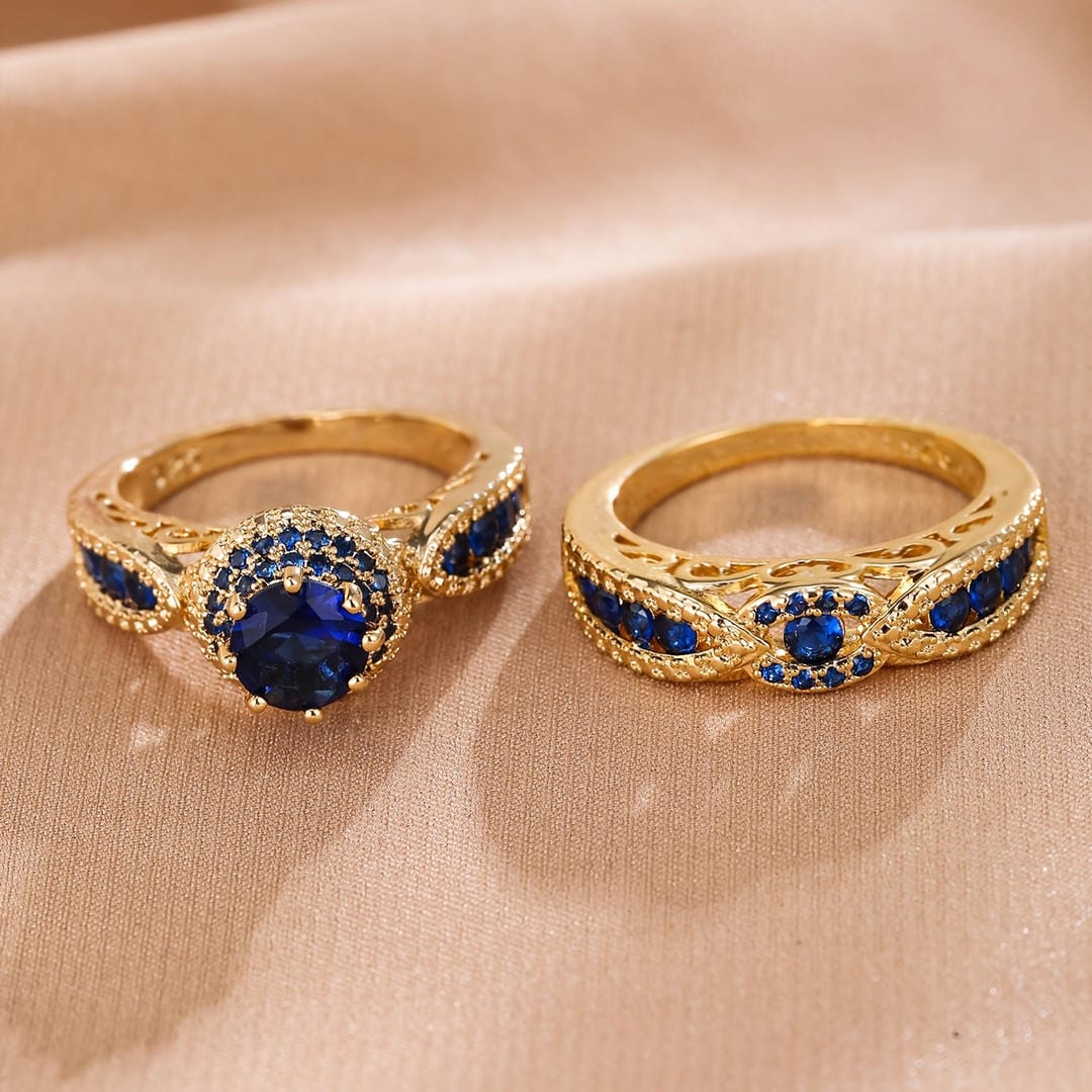 Conjunto de Anillos de Zafiro Dorado Victoria