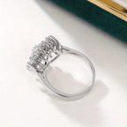 Anillo Declarativo de Halo con Cristales en Grupo