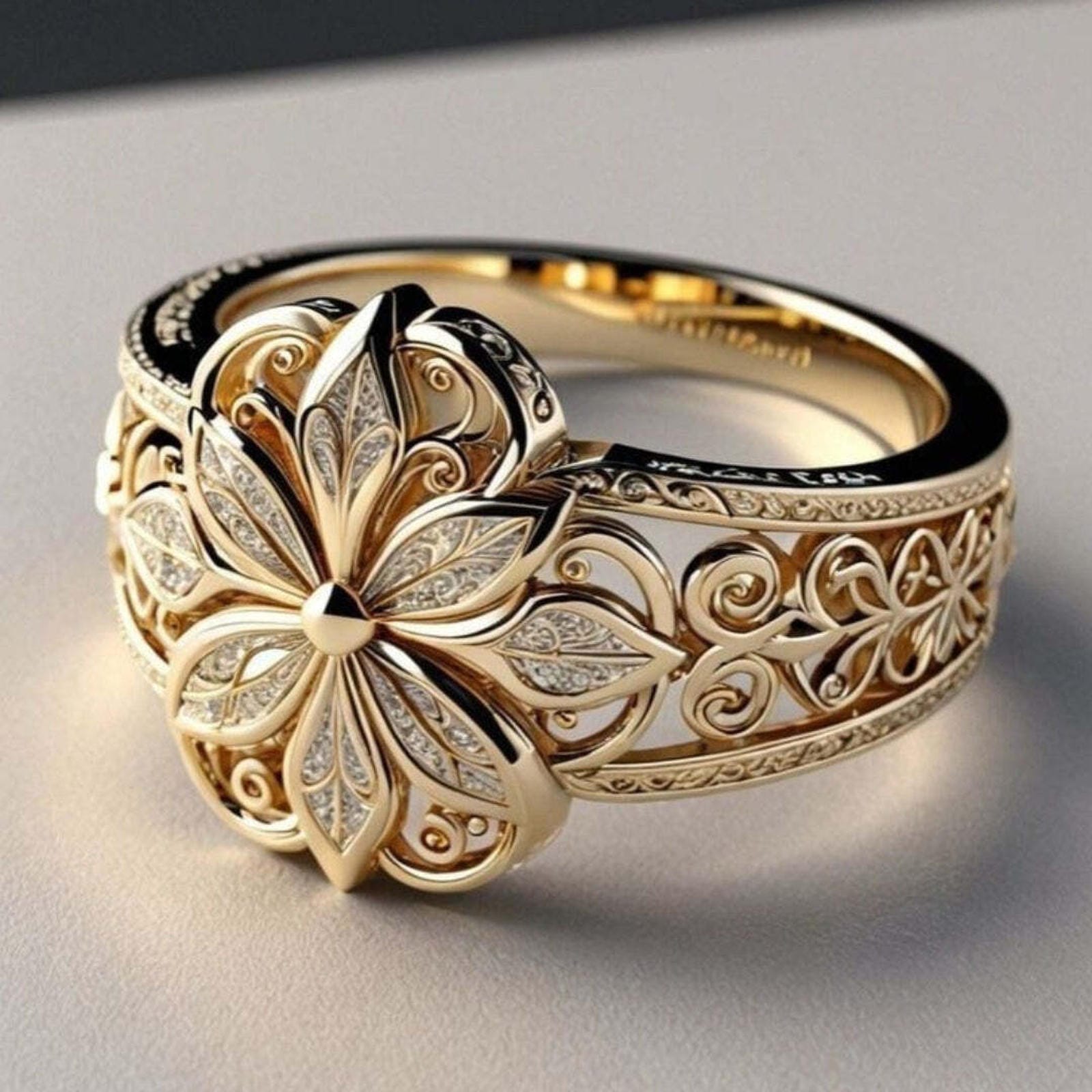 Anillo de Oro con Circonitas Florales Exóticas