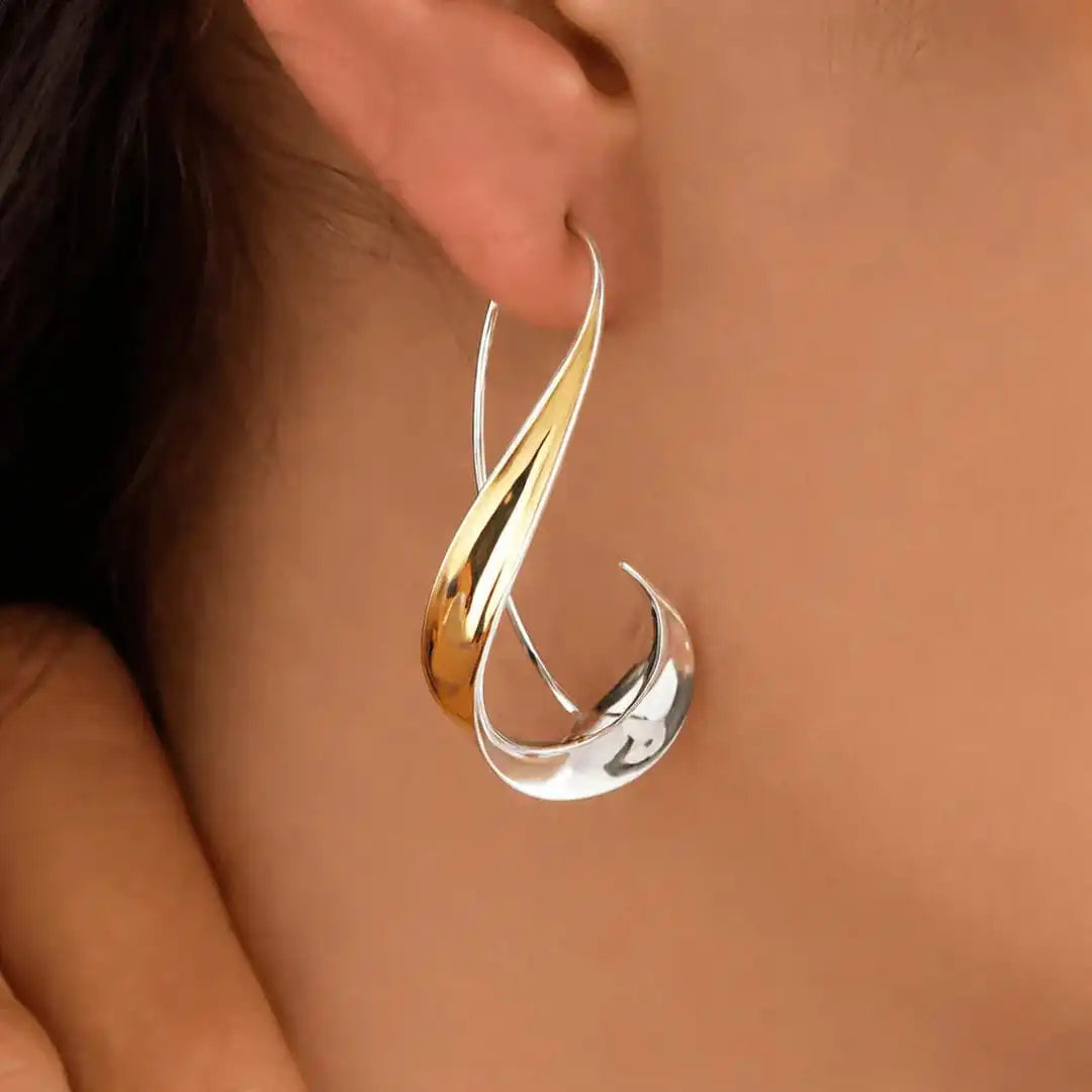 Pendientes de Elegancia Dorada Refinada y Atemporal