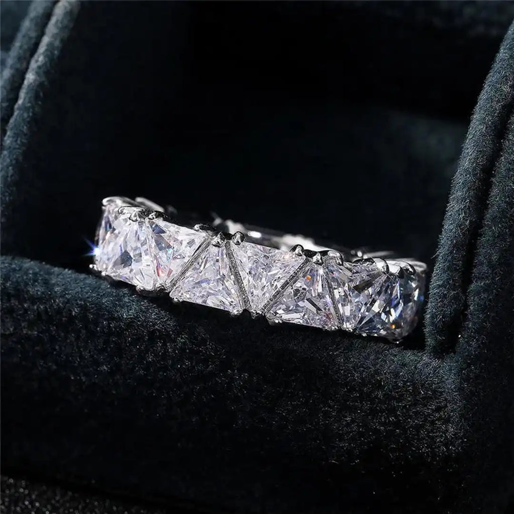 Anillo de Piedra Triangular Vintage
