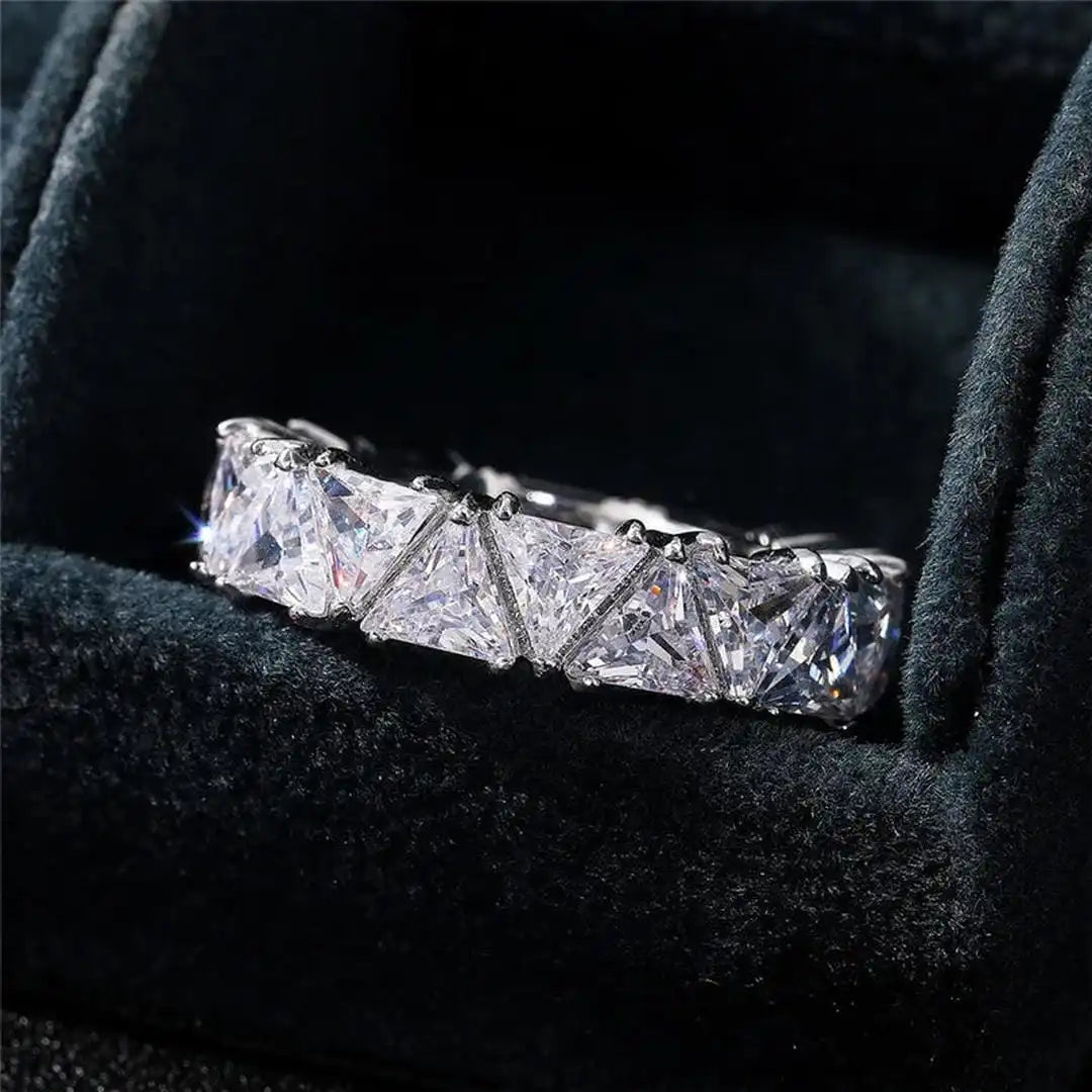 Anillo de Piedra Triangular Vintage