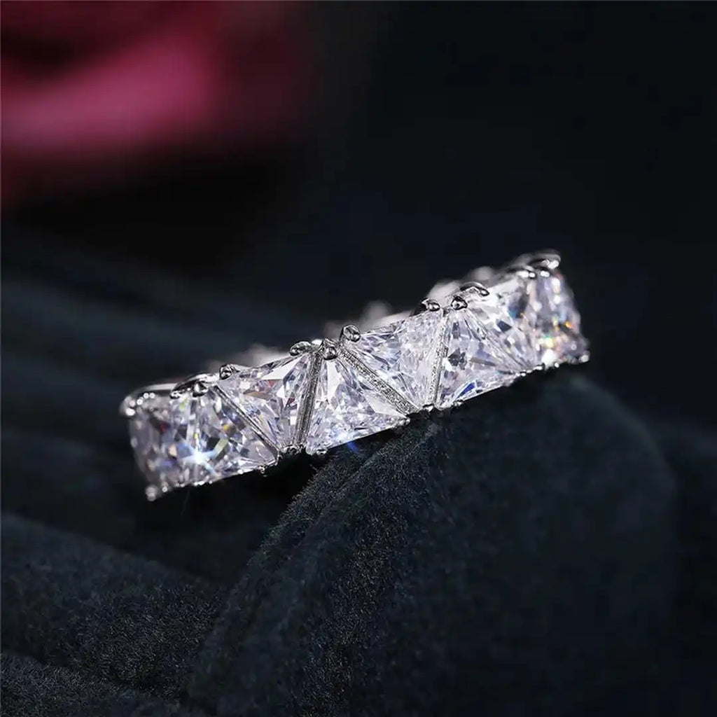 Anillo de Piedra Triangular Vintage