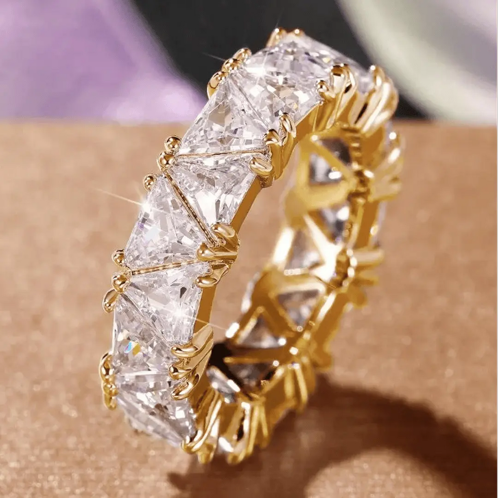 Anillo de Piedra Triangular Vintage
