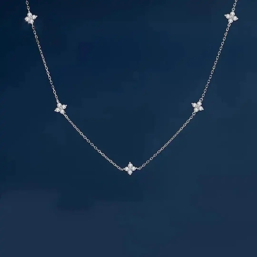 Hermosa Collar de Zirconia Incrustada en Flor