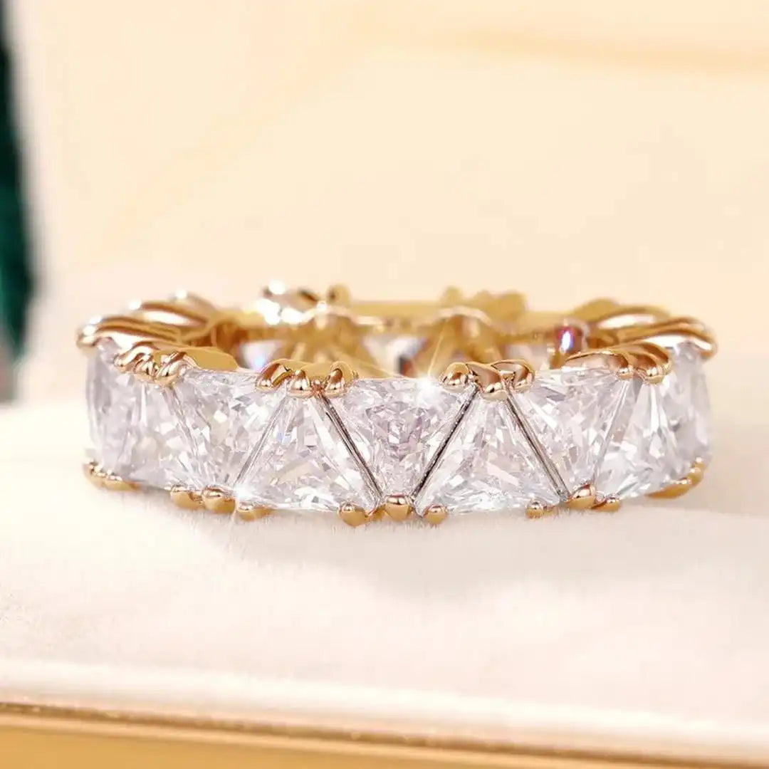 Anillo de Piedra Triangular Vintage