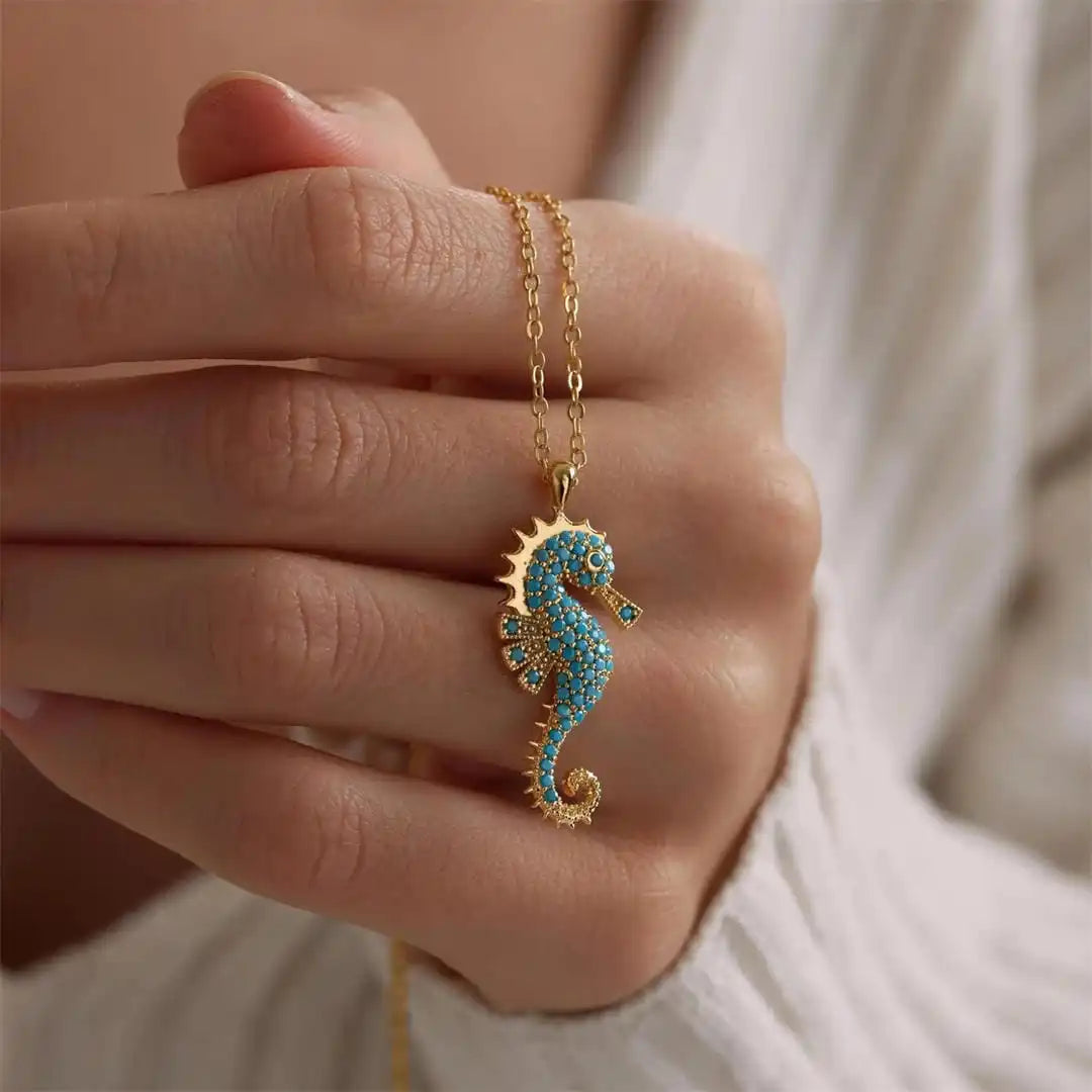 Collar con Colgante de Caballito de Mar y Turquesa