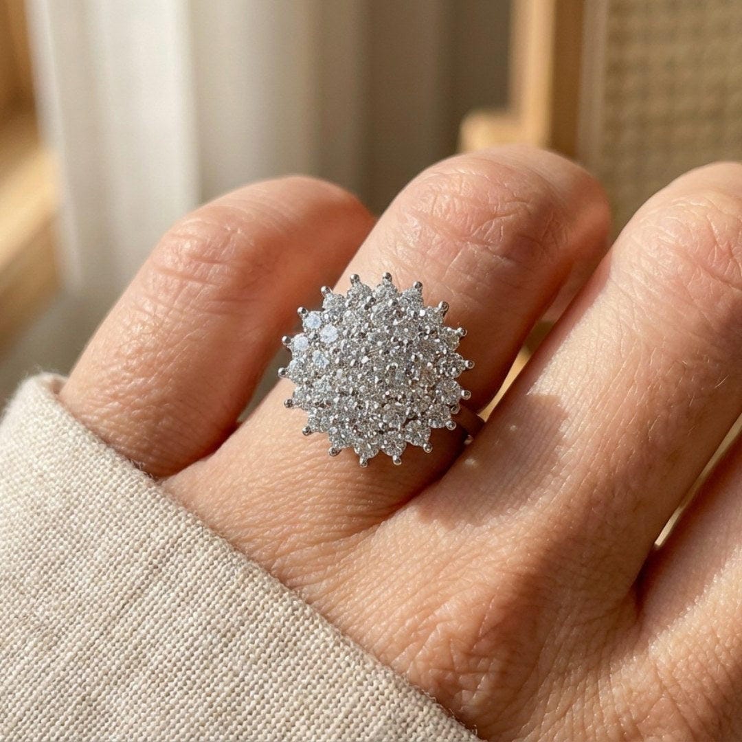 Anillo Declarativo de Halo con Cristales en Grupo