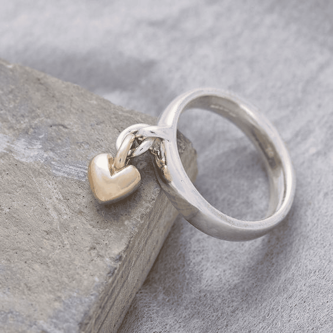 Anillo de Plata Vintage con Corazón Colgante