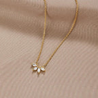 Collar de Hoja de Cristal Espumoso Omelia